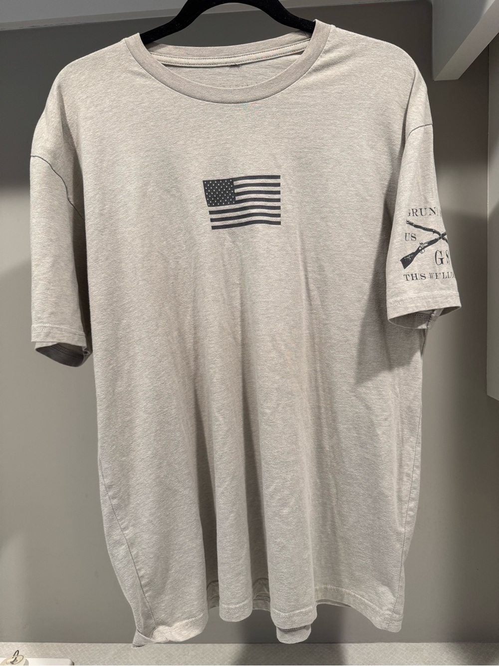 Grunt Style Classic Men's Flag Graphic Tee - Light Gray